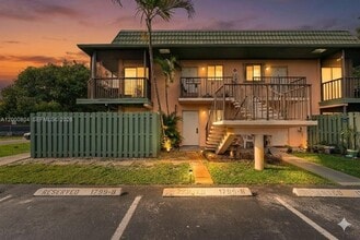 Building Photo - 1799 Fairview Villas Dr