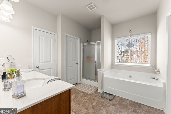 Building Photo - 128 Orange Cir