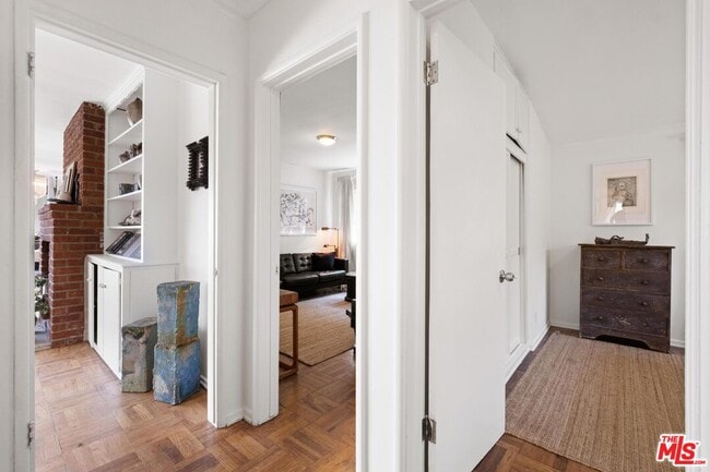 Building Photo - 2294 Mountain Oak Dr