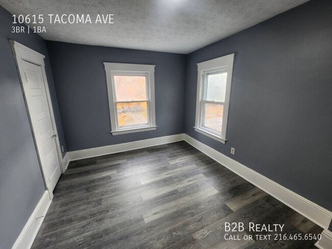 Building Photo - 10615 Tacoma Ave