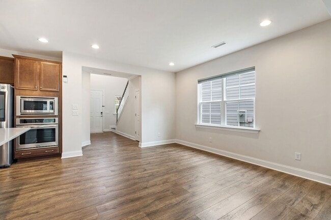 Building Photo - Live Beautifully in This Upgraded 4-Bedroom Home in Apex!