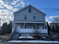 Building Photo - Available NOW-Two Bedroom, One Bath DUPLEX!