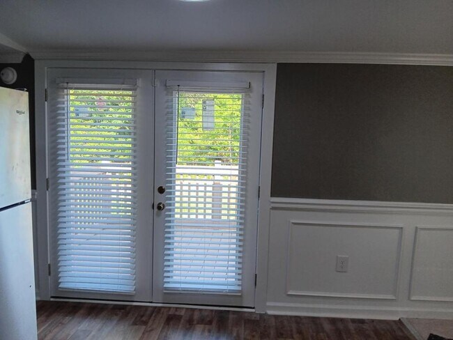 Building Photo - 1741 Horne Rd