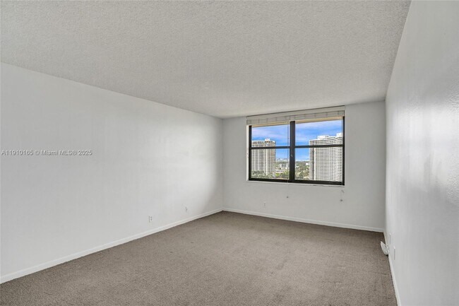 Building Photo - 18151 NE 31st Ct