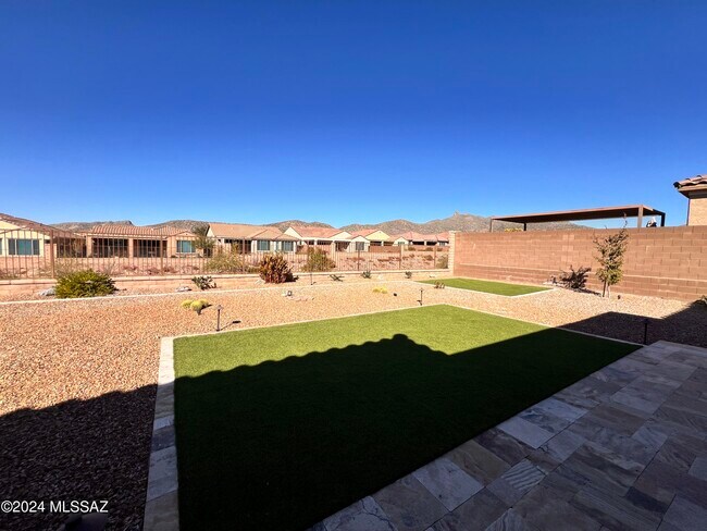Building Photo - 7010 W Cliff Spring Trail