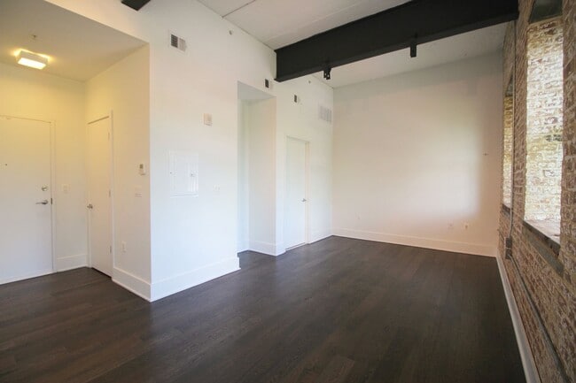Building Photo - Luxury Loft in historic setting