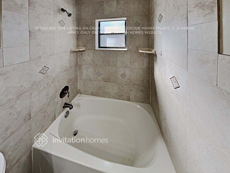 Building Photo - 9314 Southampton Pl