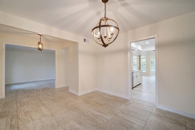 Building Photo - 10509 Doering Ln