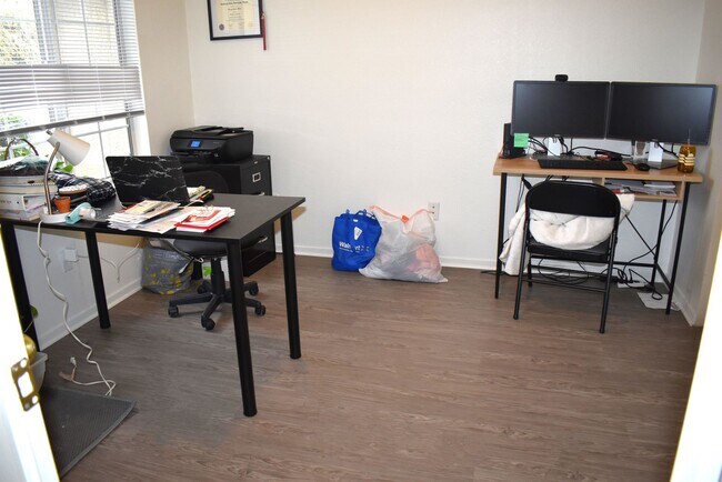 Building Photo - 7836 Calzada Way