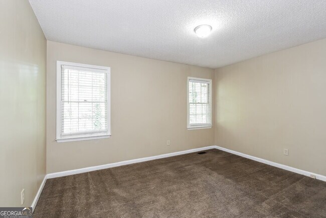 Building Photo - 2699 Barcelona Dr SW