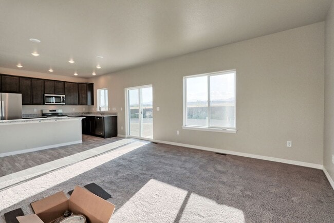 Building Photo - 3 Bedroom 2 1/2 Bath in Northwest Loveland