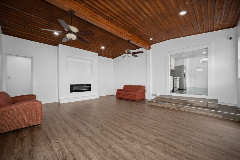 Building Photo - 324 1st Ave