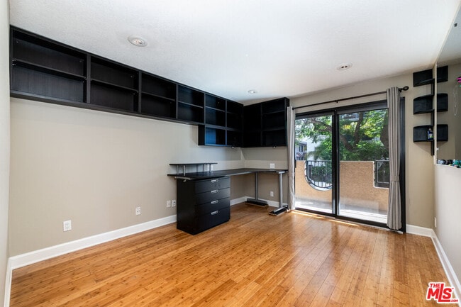 Building Photo - 1633 S Bentley Ave