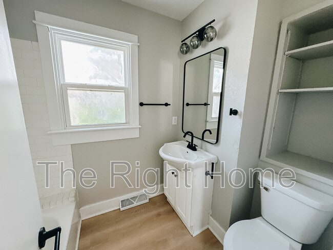 Building Photo - 2519 S 12th St