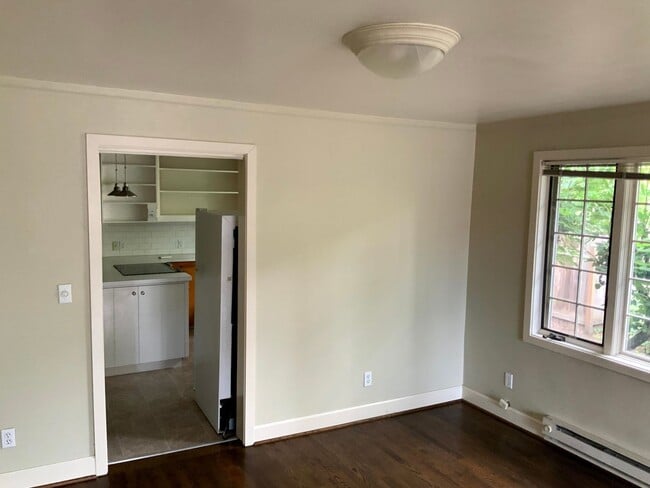 Building Photo - 1 Bedroom Bungalow in Downtown Eugene