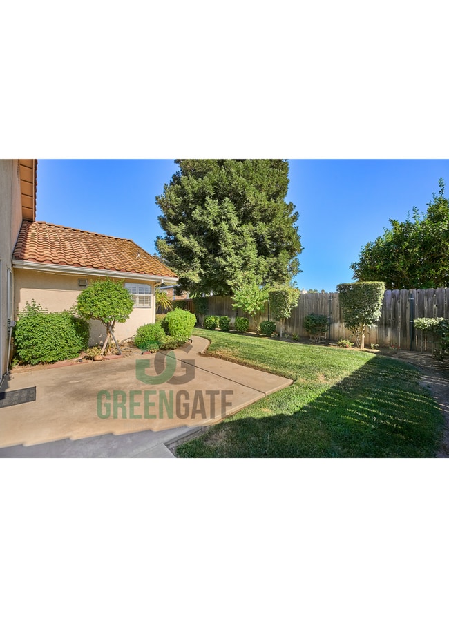 Building Photo - Lovely 3 Bedroom Home in Modesto MUST SEE!