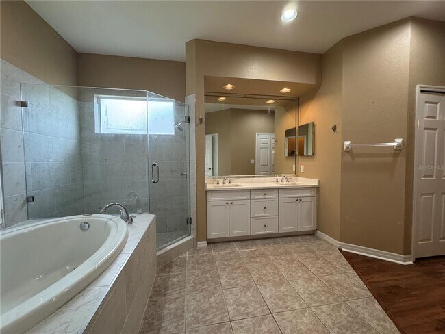 Building Photo - 10207 Quails Landing Ave