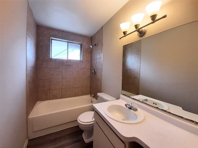 Building Photo - 4602 Knottynold Ln