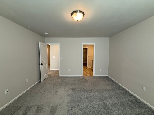 Building Photo - 1055 17th Ave