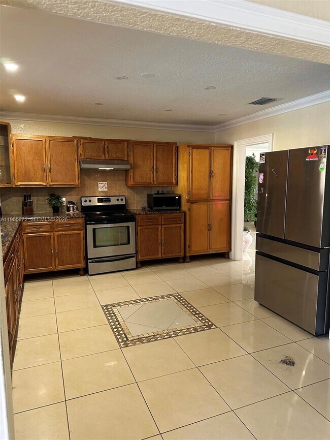 Building Photo - 30255 SW 197th Ave