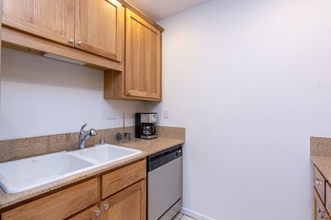 Building Photo - Fully Furnished Two Bedroom Condo Available Now!