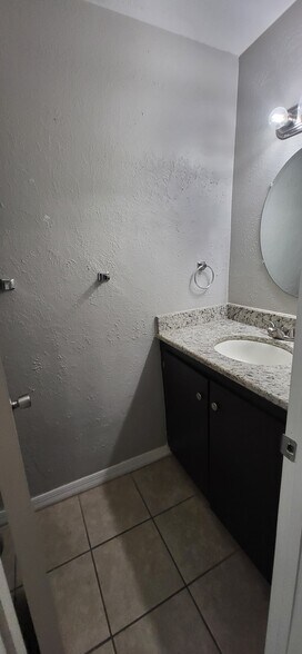 Building Photo - 3918 Crayrich Cir