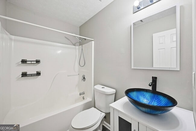 Building Photo - 25 Castlehill Ct