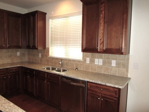 Building Photo - 307 Victoria Heights Dr