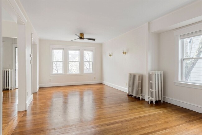 Building Photo - 29 Sherman St