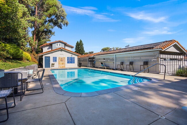 Building Photo - Foothill - Twin Creeks Condos