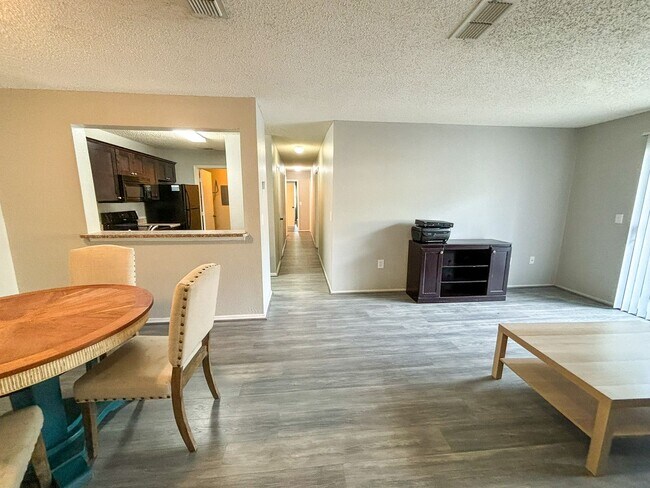Primary Photo - Windsor Park #317 - Pet Friendly!