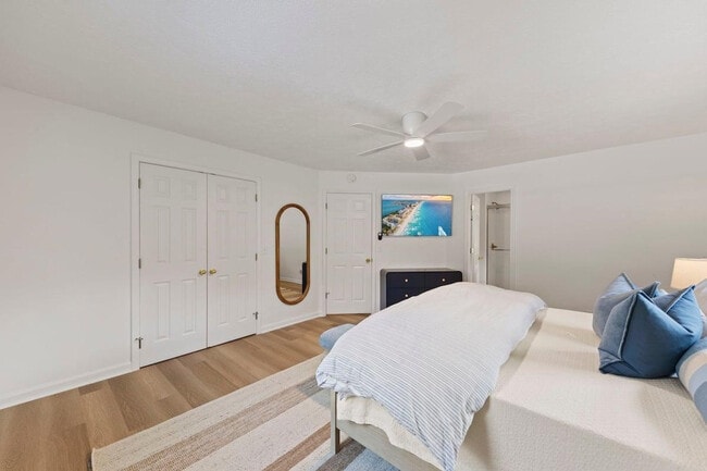 Building Photo - 169 Pompano St