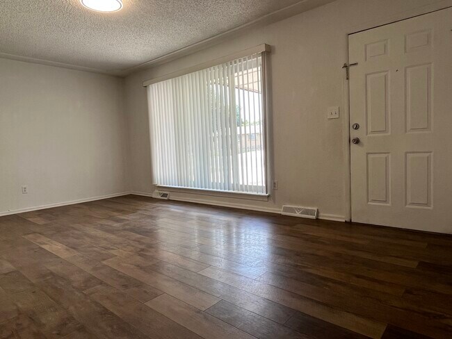 Building Photo - 9160 Cypress Dr