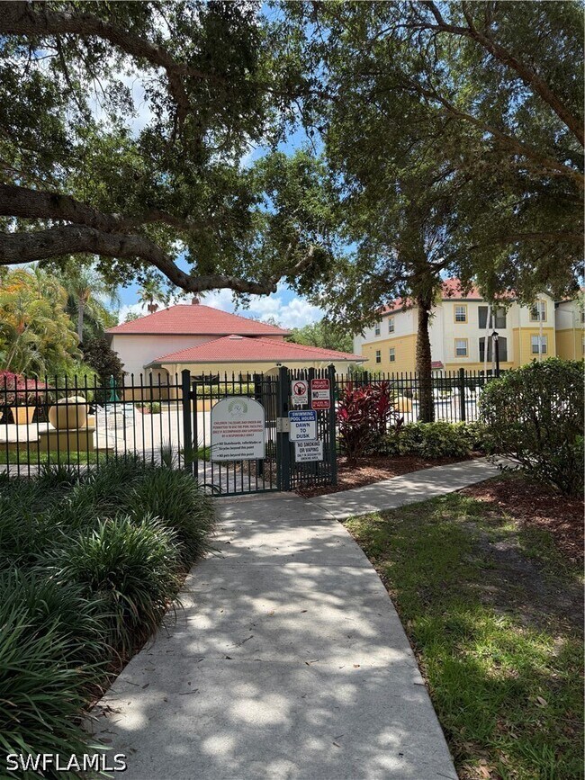 Building Photo - 11500 Villa Grand