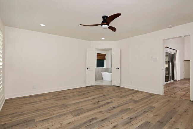 Building Photo - 15 Crinkleroot Ct