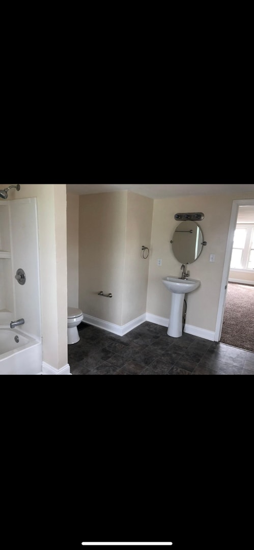 Building Photo - Check out this 3bdr, 2.5 bath home for rent