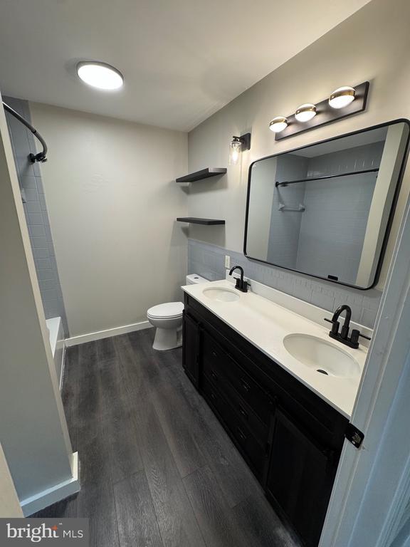 Building Photo - 8834 Chiswick Ct