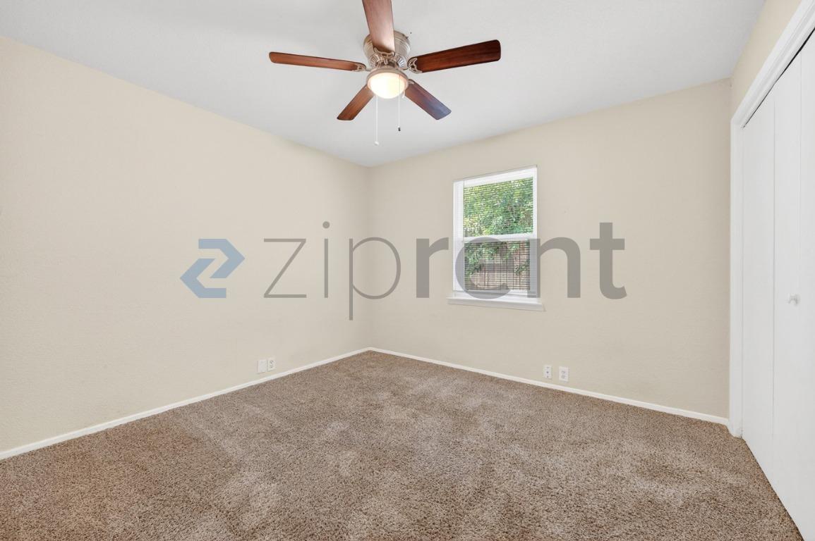 Building Photo - Unit 5022