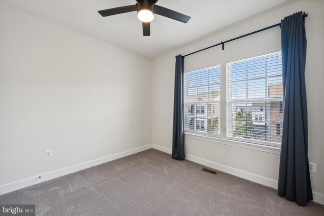 Building Photo - 13827 Litespeed Way