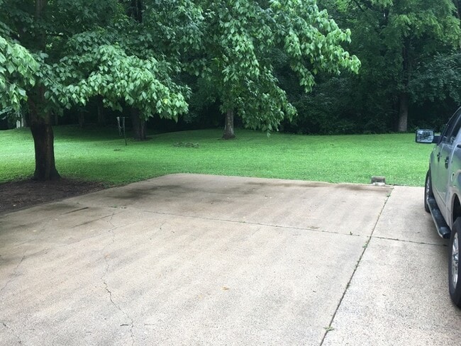 Building Photo - Brick Ranch House in Haywood Lane Area