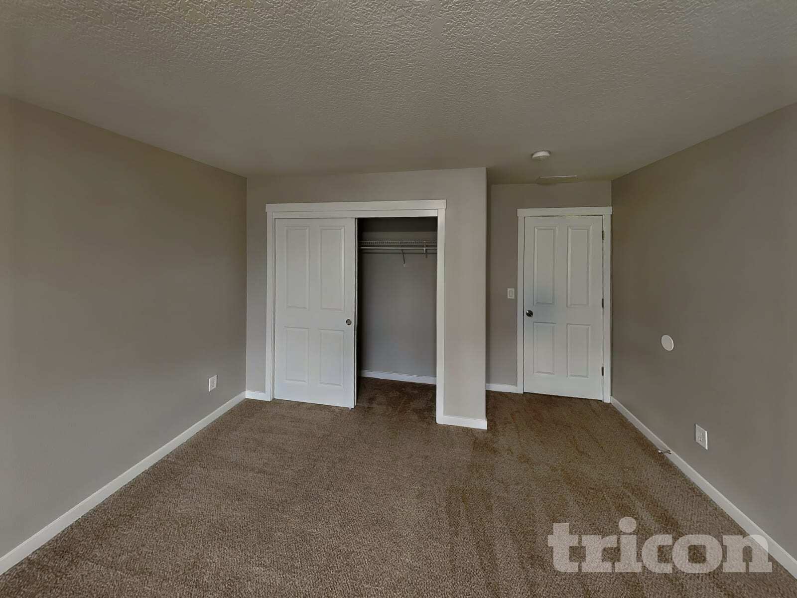 Building Photo - 6500 NE 86th Ave