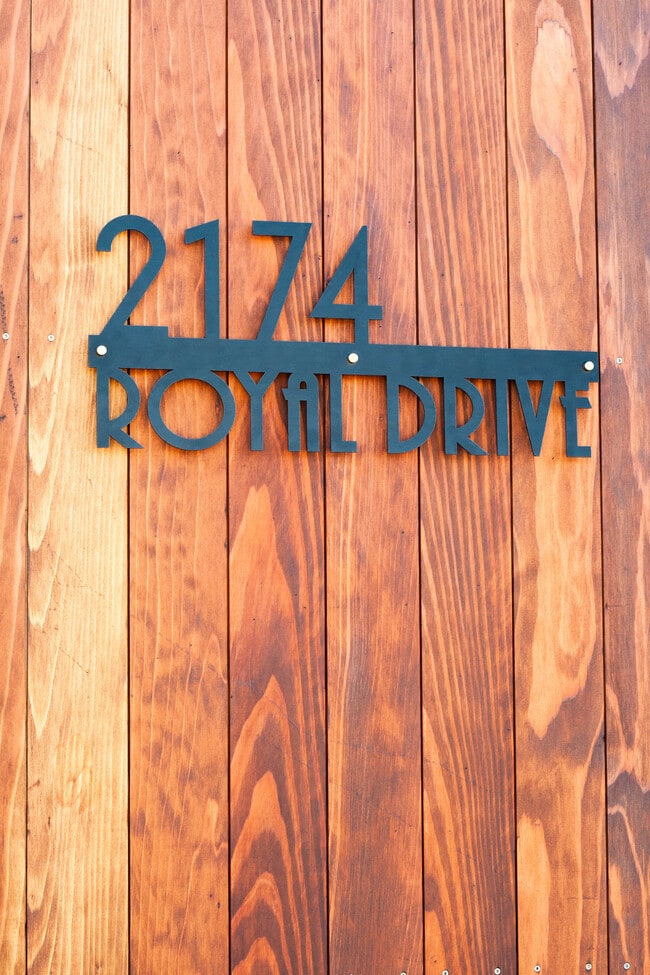 Building Photo - 2144 Royal Dr