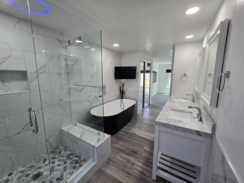 Building Photo - 22656 Formentor