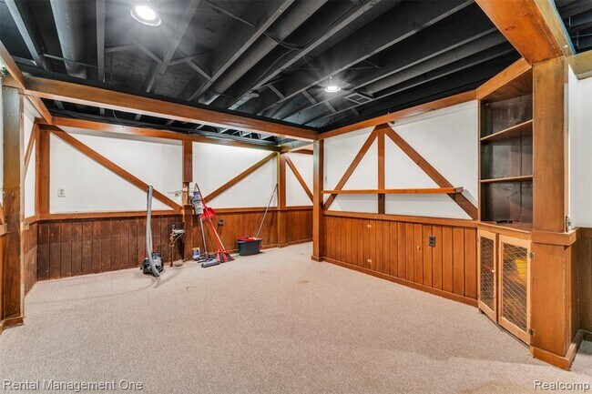 Building Photo - 3015 High Pointe Ct