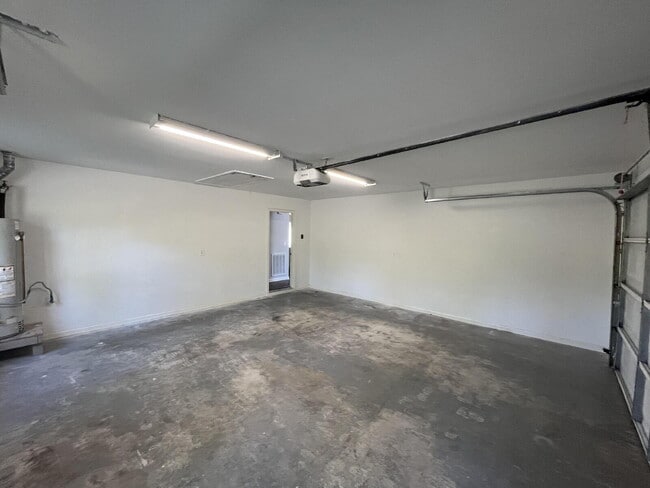 Building Photo - Calabash Comfort