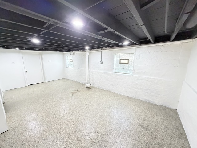 Building Photo - 2303 N 74th Ave