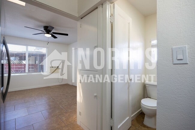 Building Photo - Beautifully Updated Studio Space with Private Entrance