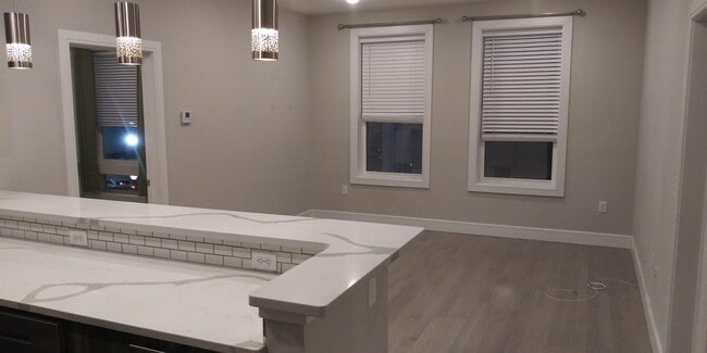 Building Photo - 801 Summit Ave