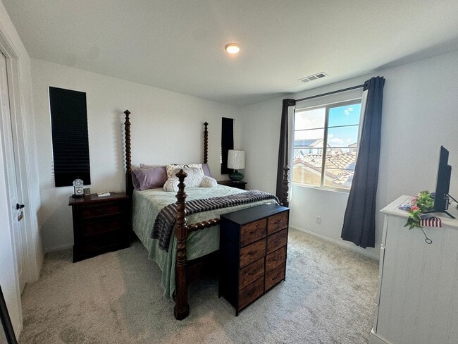 Building Photo - Spacious 3 Bed / 3.5 Bath Condo in The Preserve Community