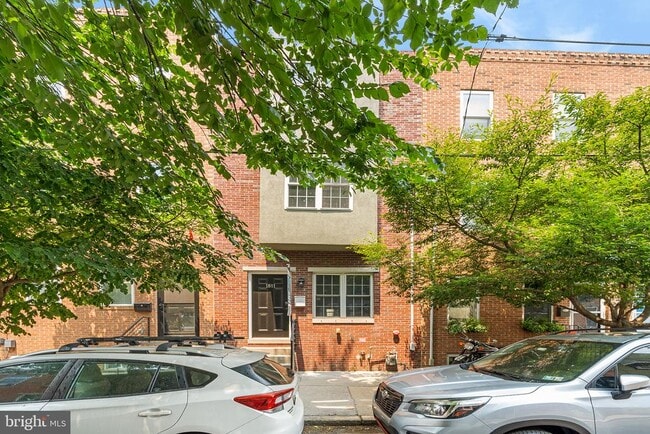 Building Photo - 1811 Titan St